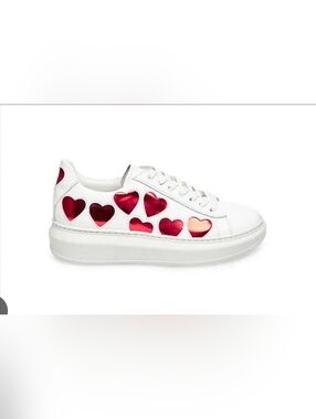 Mimosa Leather Sneaker With Hearts